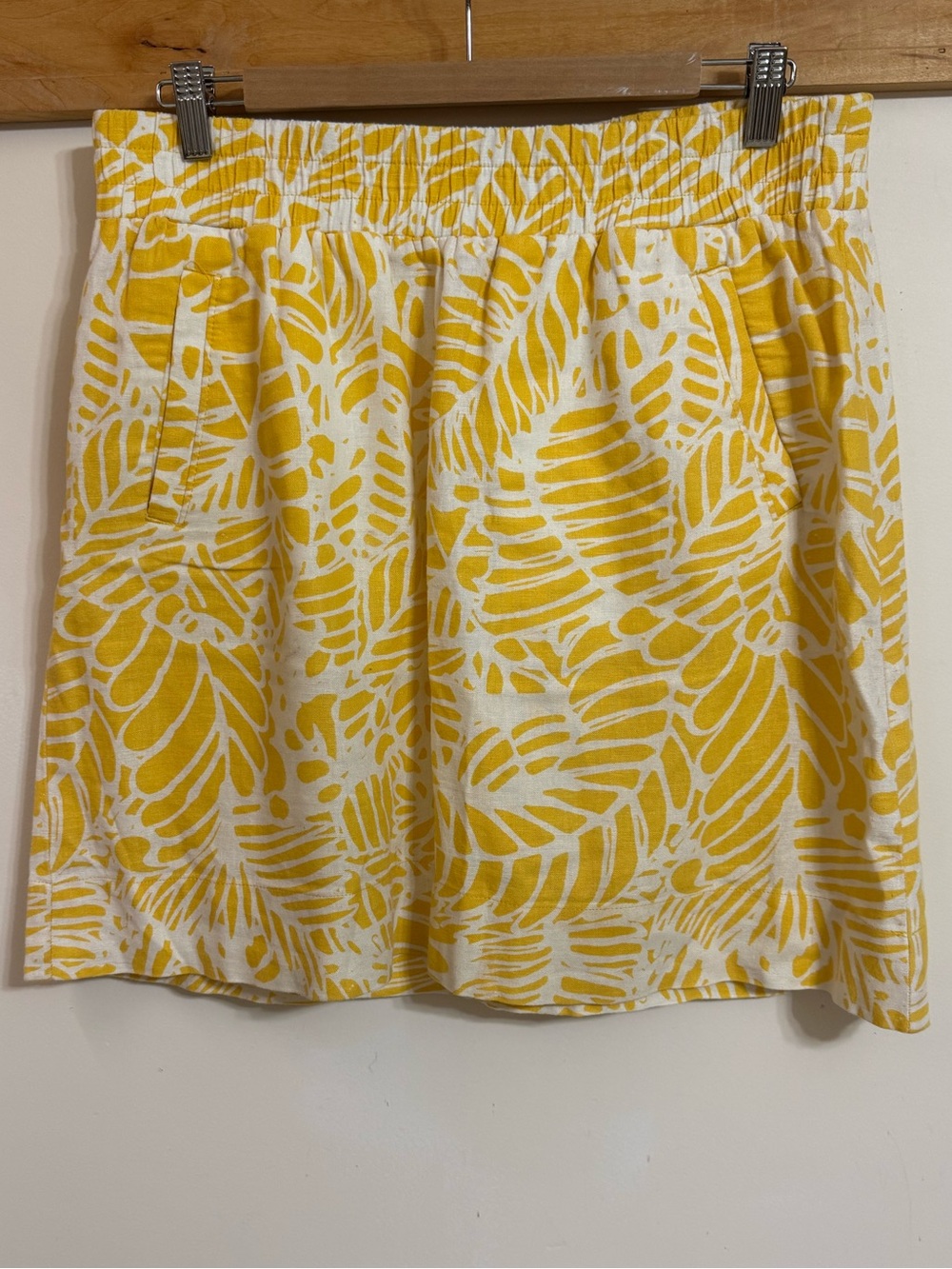 LOFT Linen Blend Sunshine Leaf-Print Mini Skirt with Elastic Waist